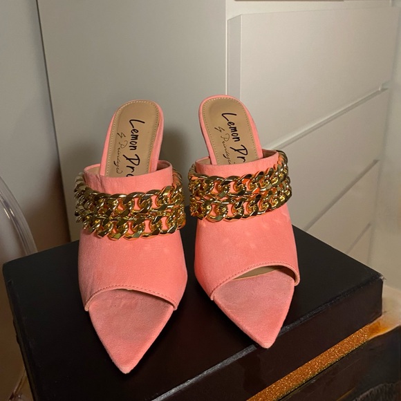 Pink Heels - Picture 3 of 4